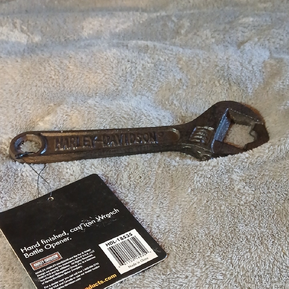 NWT Harley-Davidson Black Metal Wrench Bottle Opener with Branded Tag
